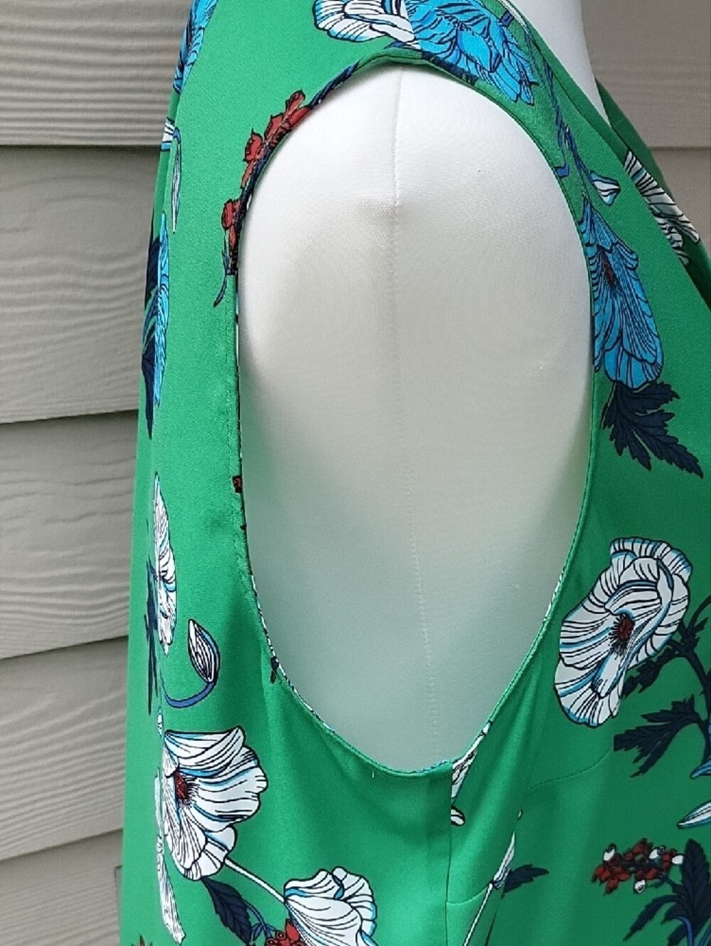 Cabi Primrose Floral Green Blouse – Sleeveless Tie-Neck Top – Women’s Size Large - Picture 5 of 13